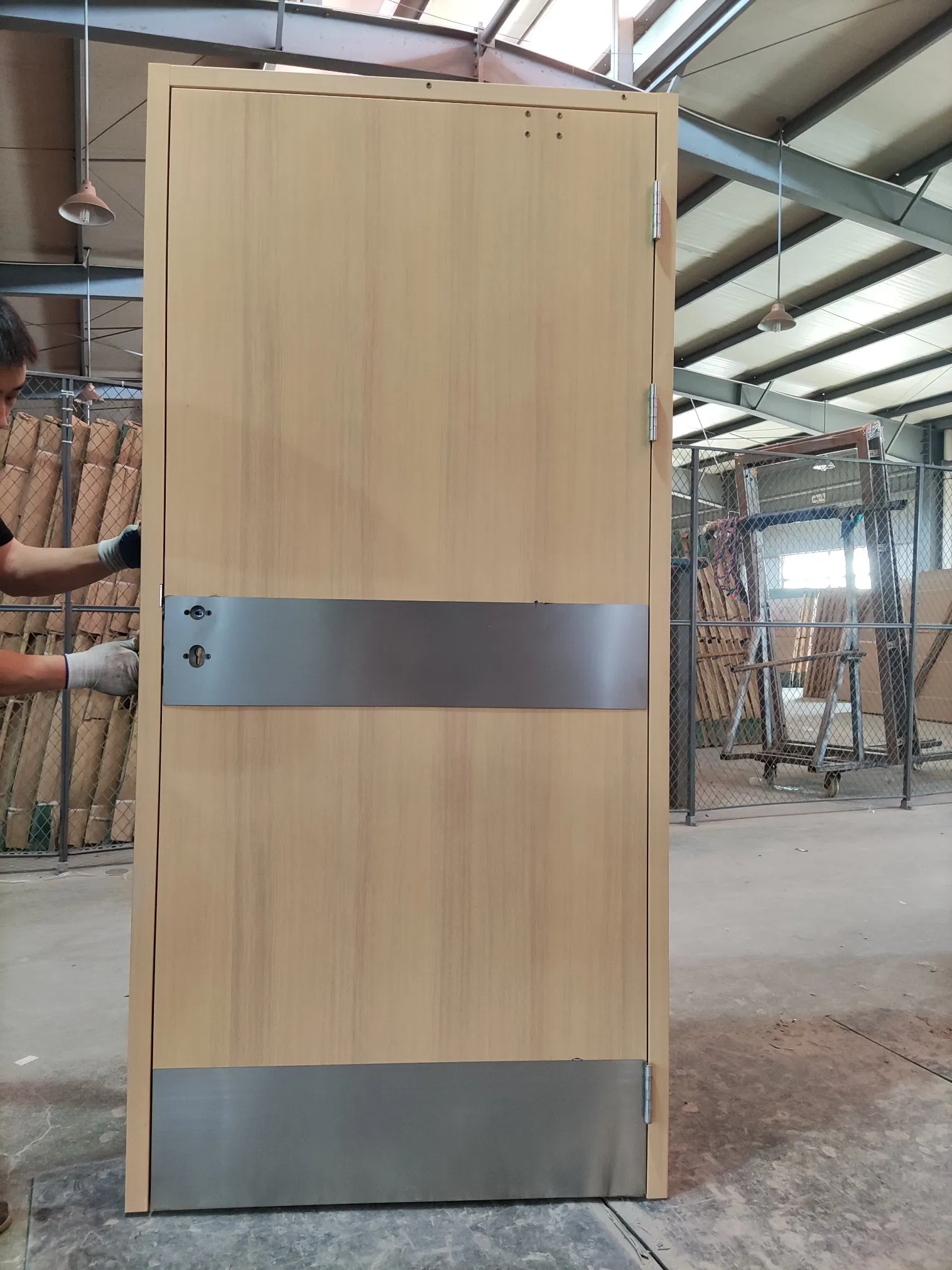 UL Fire Rated Steel Door with Wooden Color and S. S Plate