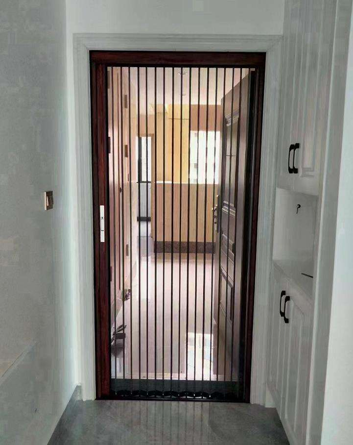 Custom Magnetic Privacy Steel Mesh Screen Door for Home and Living Room Stainless Steel Decorative Panel Withmagnets Folding Screen Door Accordion Screen Door