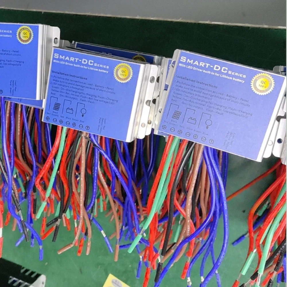 High-End 8A Solar Street Light Charge Controller 12V MPPT Type Solar Controller IP67 CE RoHS 10A 15A 20A 12V 24V