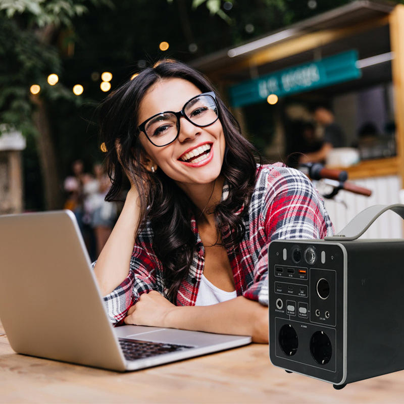 Compact 577wh Power Station, Auto-Grade Solar Battery, Portable Power Stations for International Travel 110V/220V AC Output