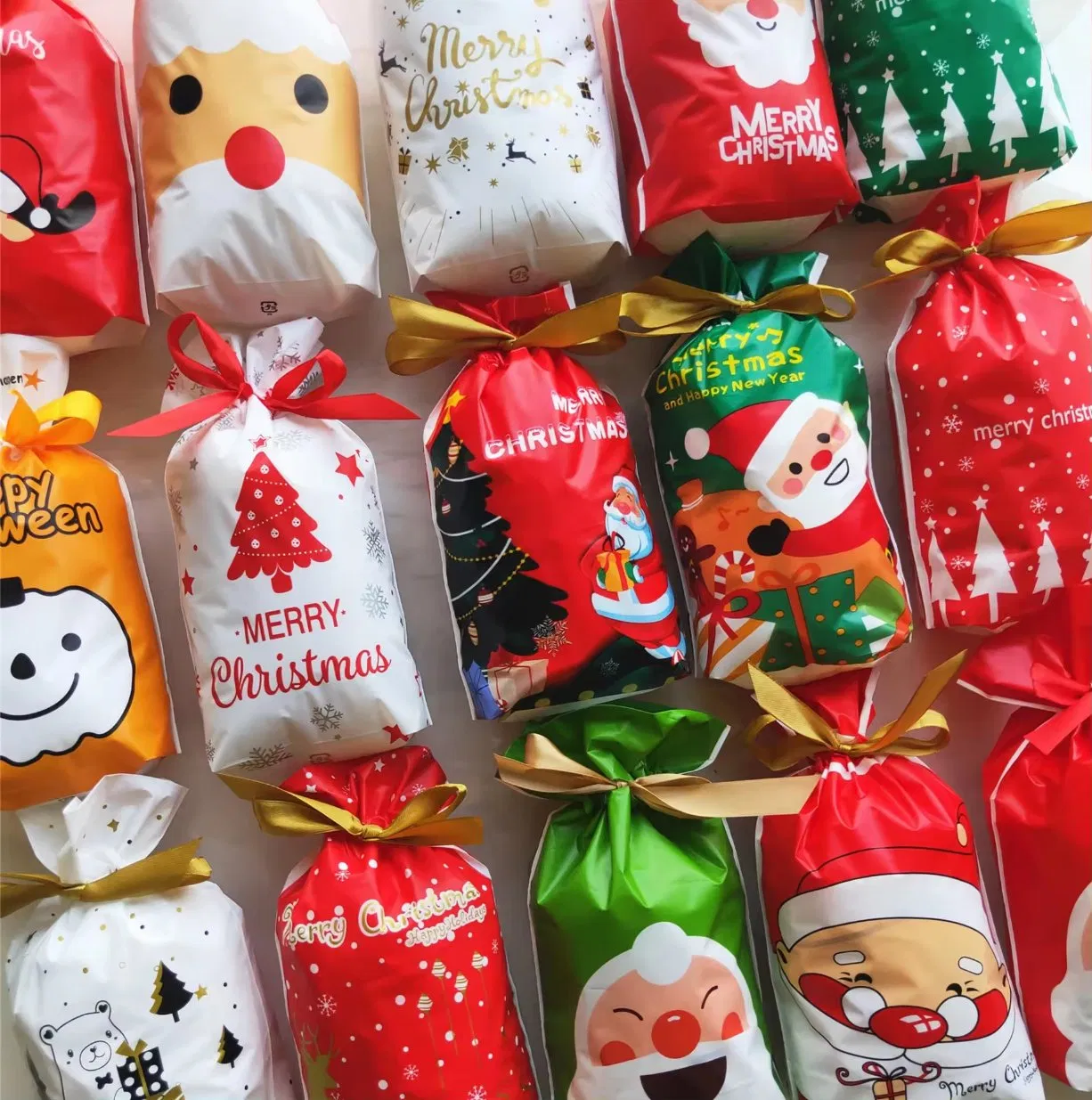 Reusable Candy Package with Twist Tie Christmas Gift Drawstring Bag Decoration