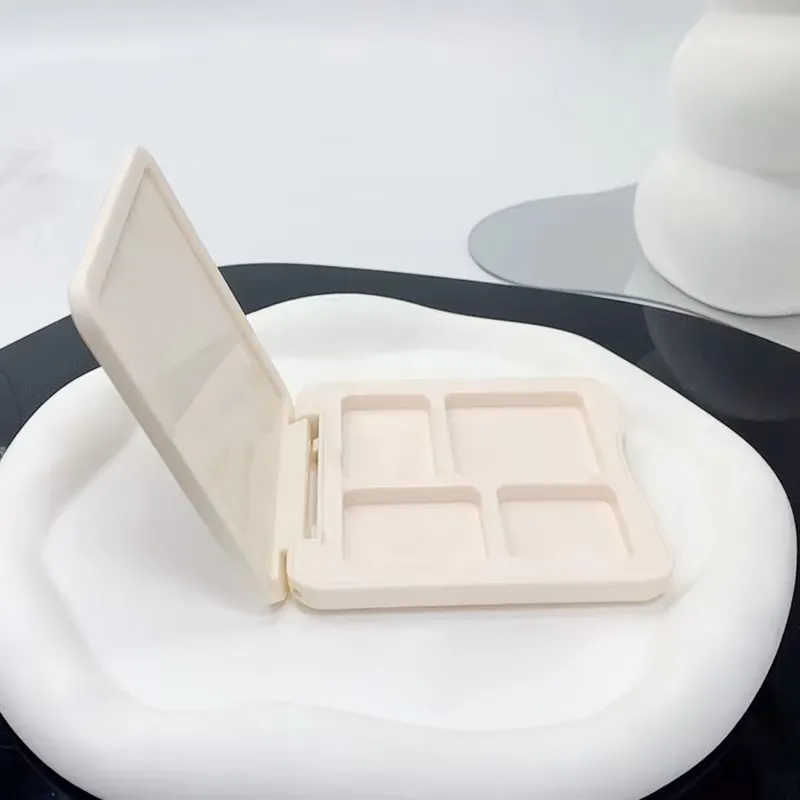 Empty Eye Shadow Case View 1