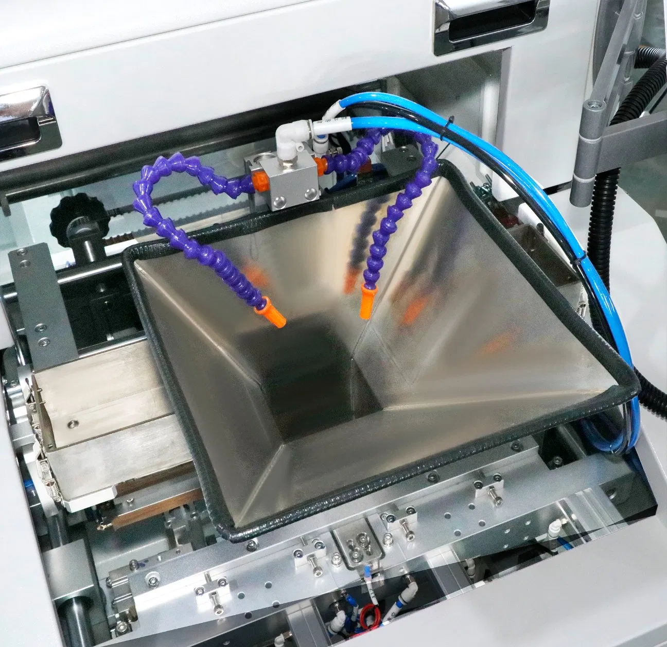 Good Quality PE Film Packing Machine for Plastic Parts Rubber Material Package