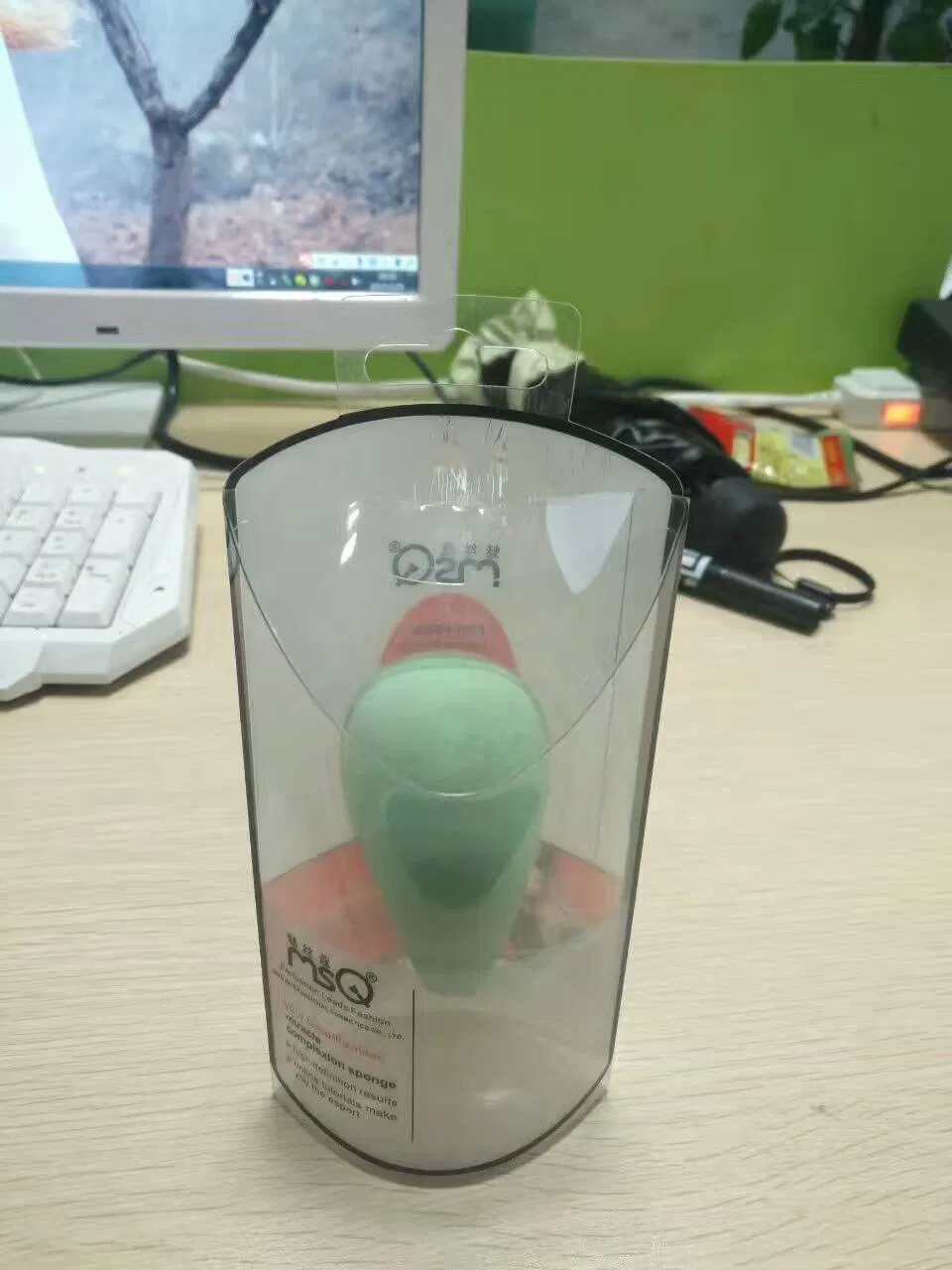 Plastic clear package for cosmetic accessories