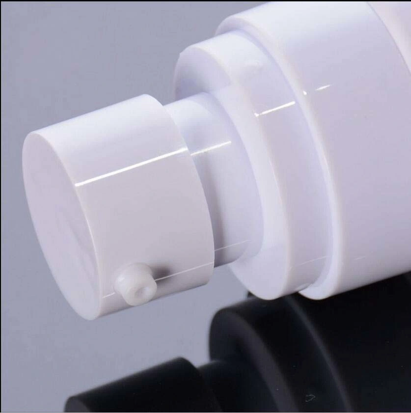 White Plastic Lotion and Spray Bottlefor Cosmetics Package