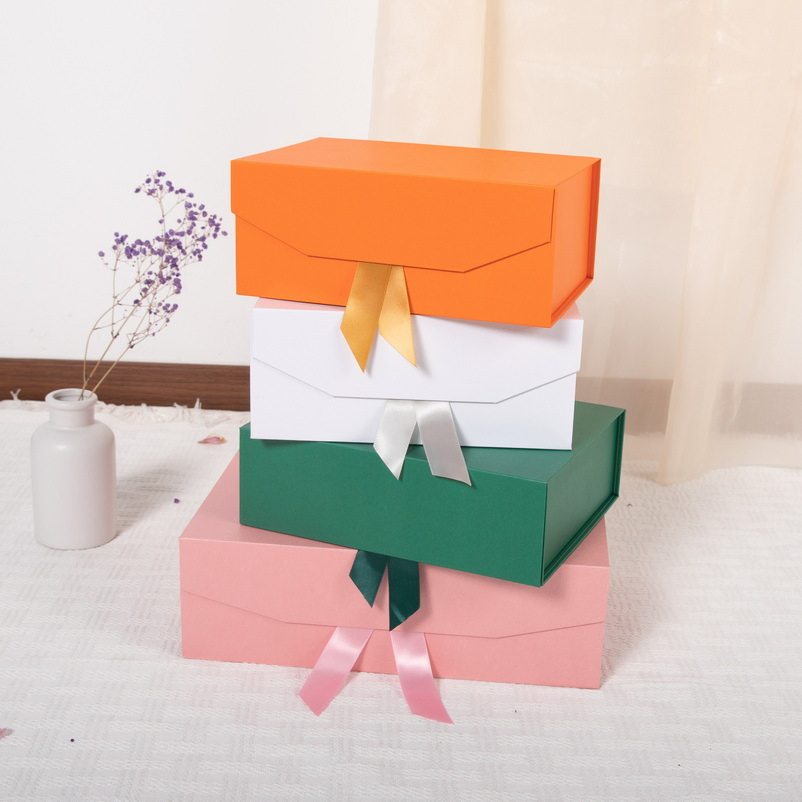 Custom Magnetic Box Foldable Rigid Package Boxes with Ribbon