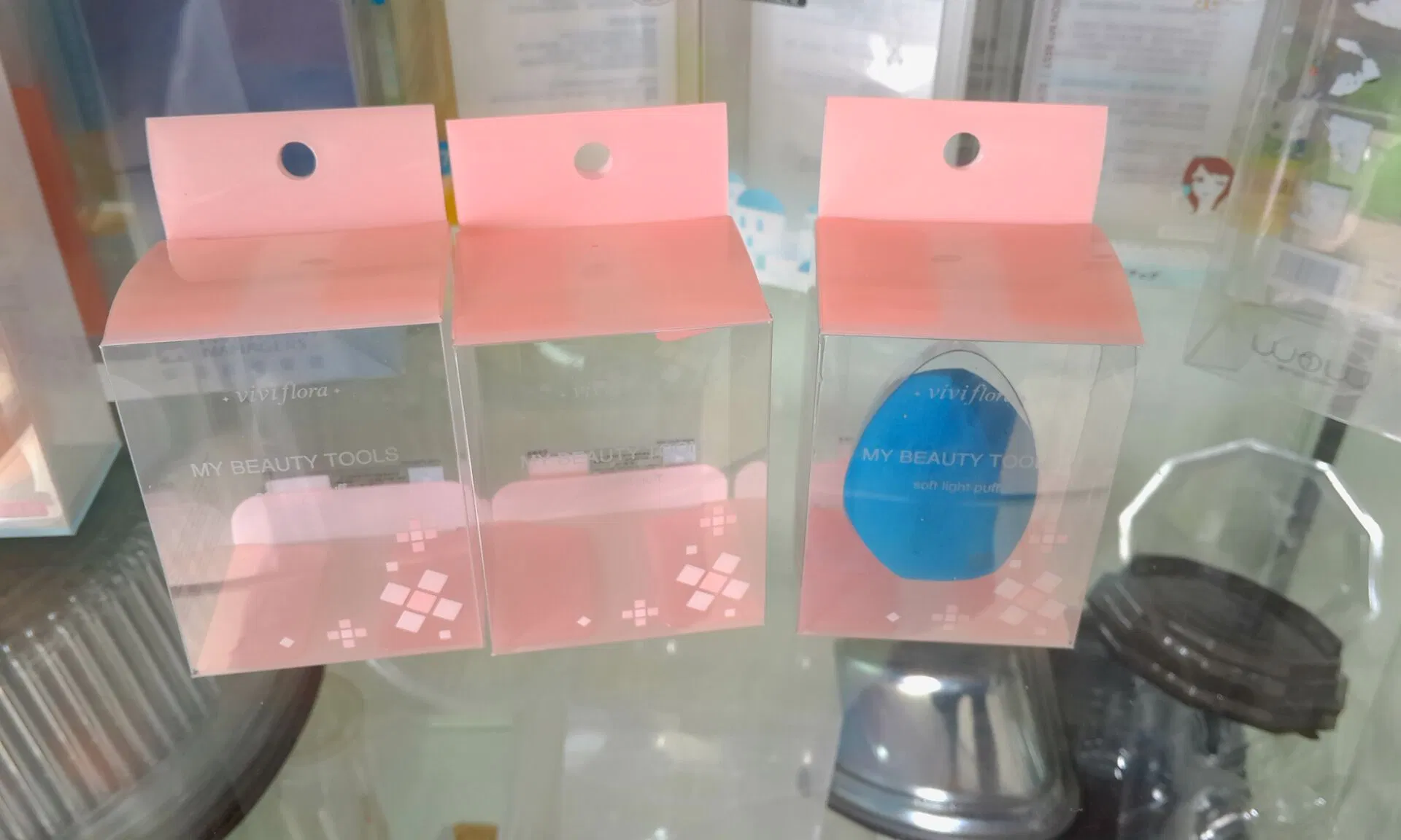 Plastic clear package for cosmetic accessories