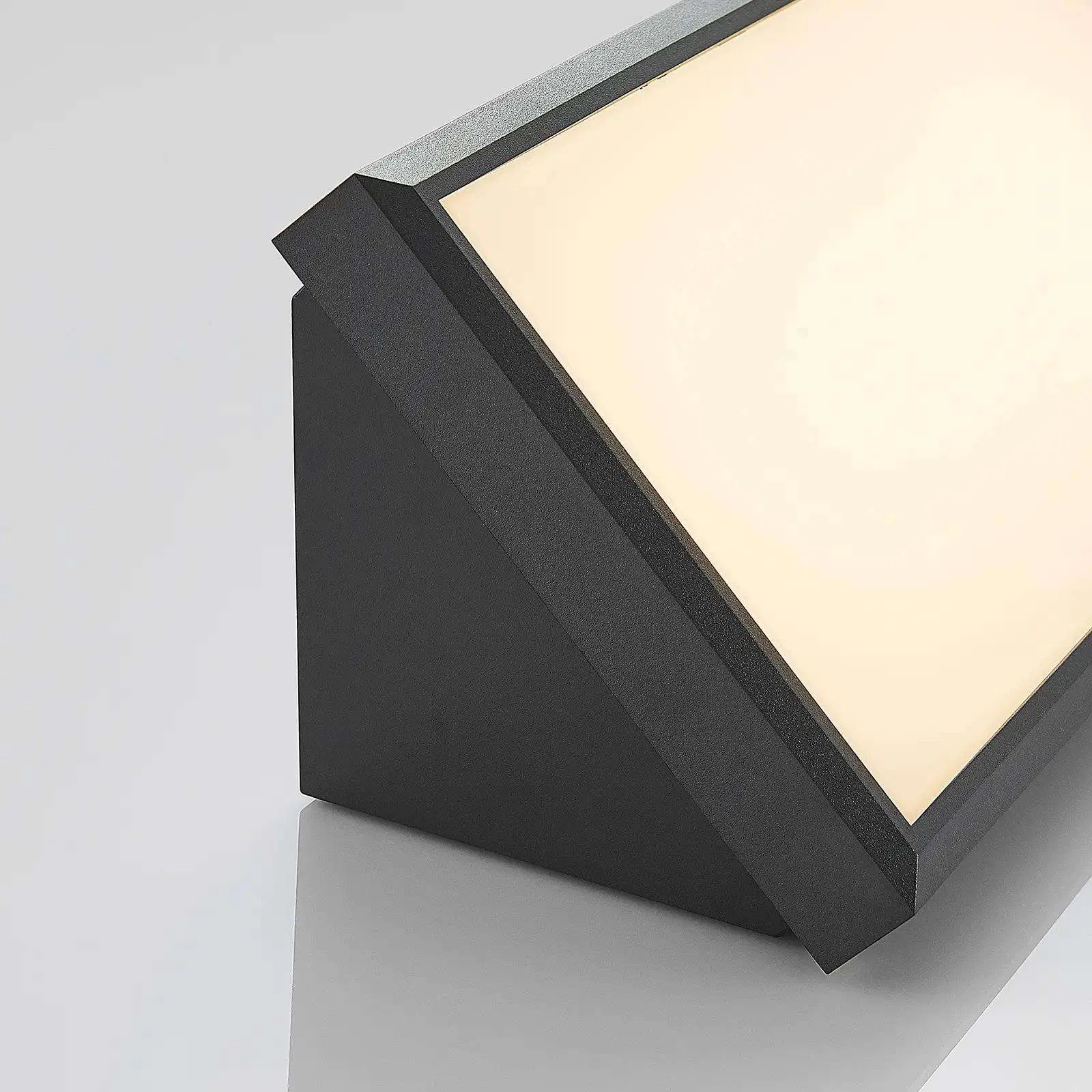 LED Outdoor Light, LED Triangle Light 24W