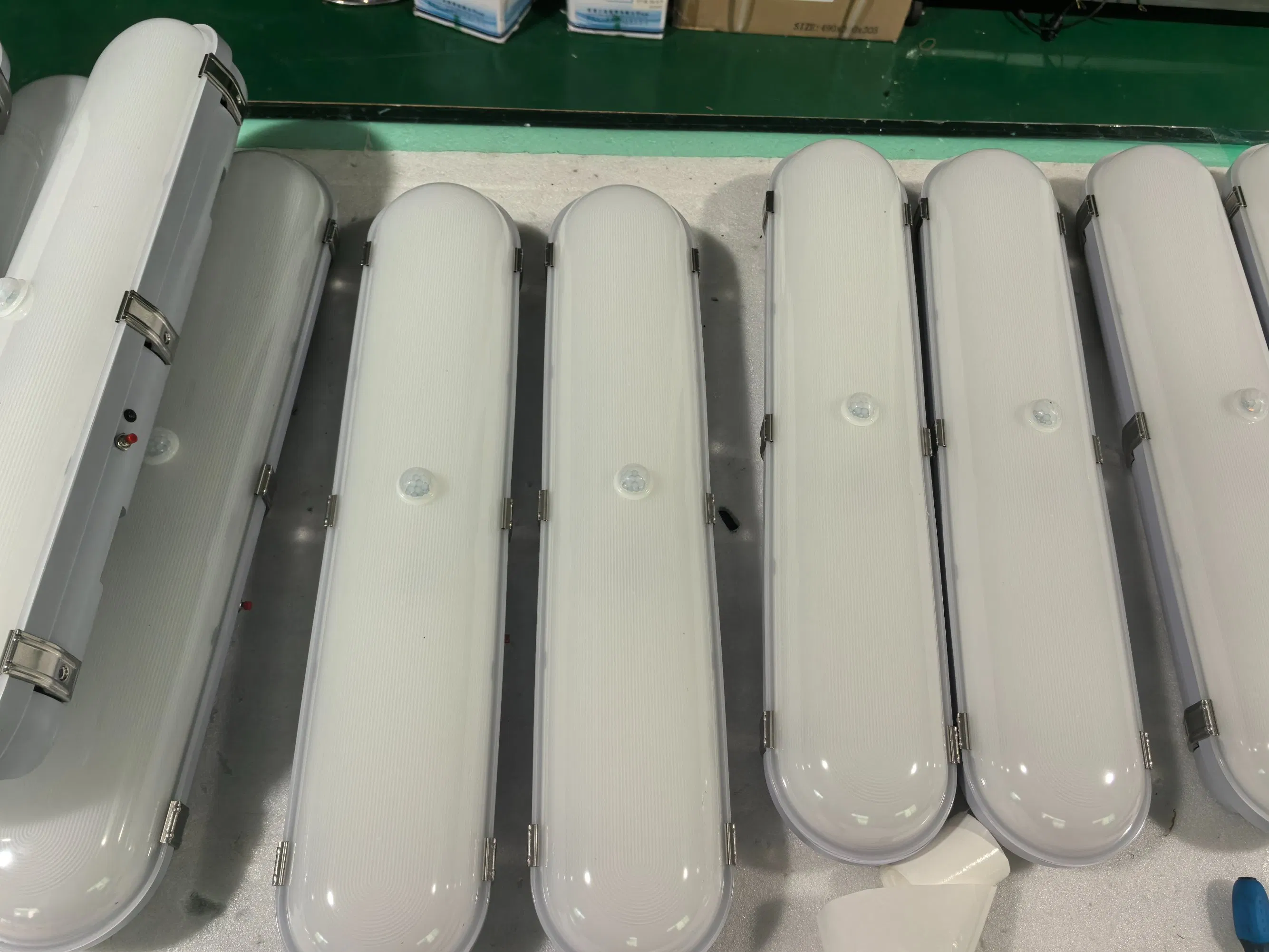 LED Triproof Light Vapor Tight Garage Light LED Low Bay Shop Light 120-277V ETL Dlc