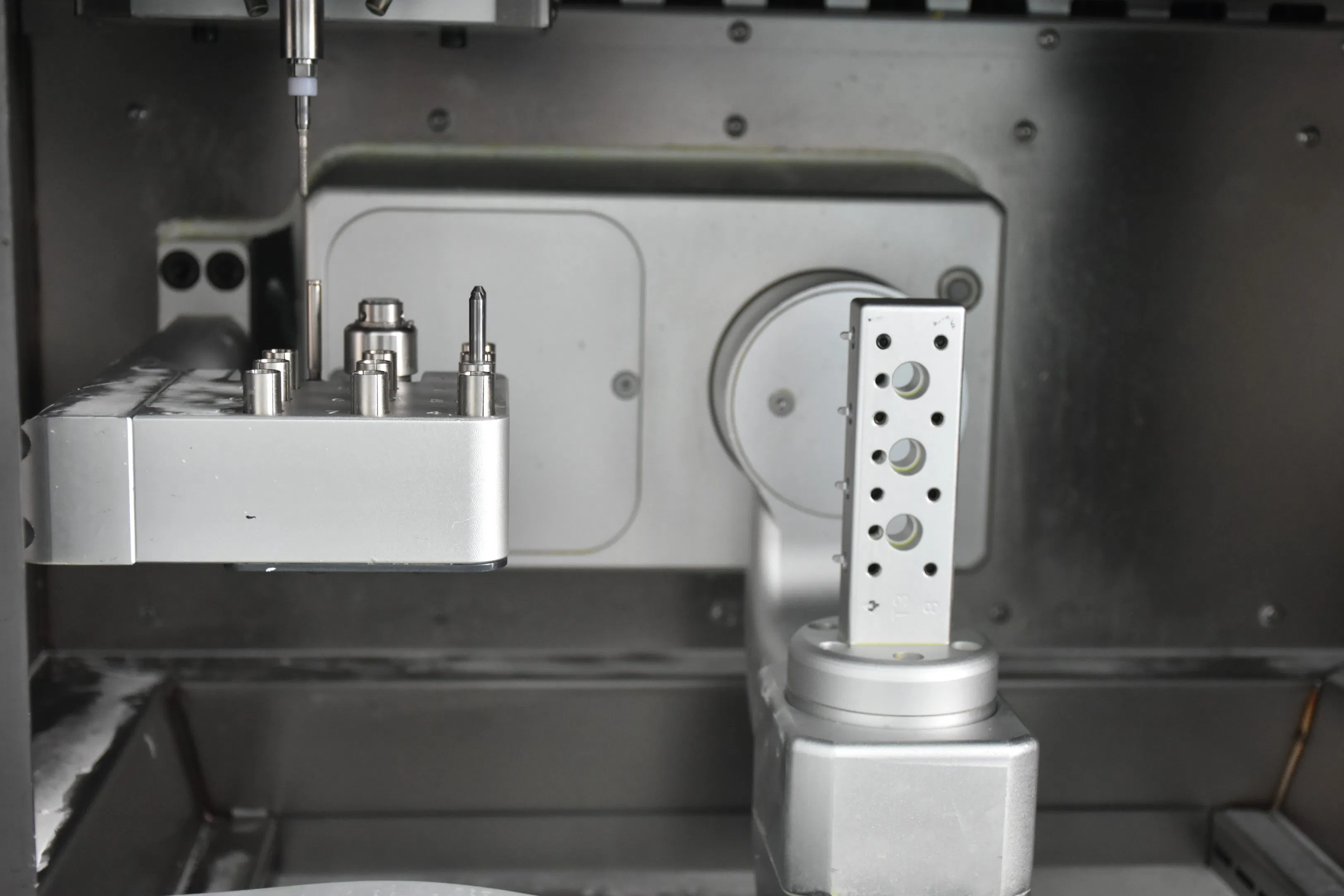 Yucera Yrc-6X Dental Lab Milling Solution