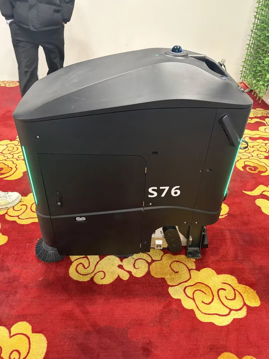 Ai Fully Automatic Industrial Commercial Carpet Washing Machine Hight Temperature Floor Cleaning Robot for Carpets, Tiles, Marble, Epoxy, Cement, Wooden