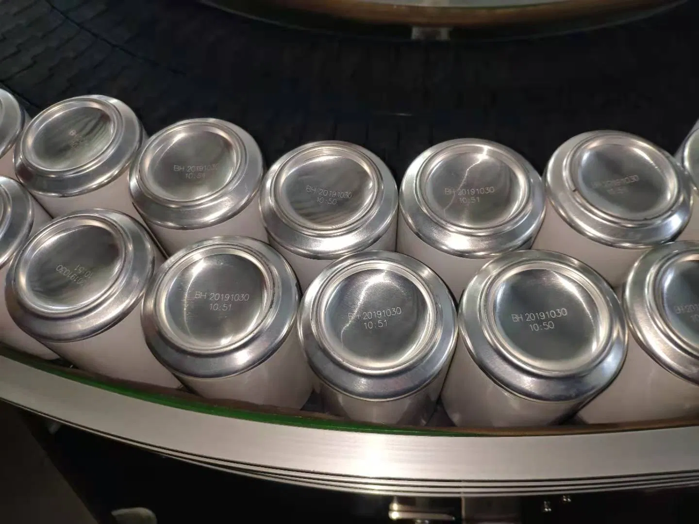 2500PCS/Min High Speed Galvo Fiber Laser Coding Machine MFG Exp Date Laser Inkjet Printer for Cans Aluminum Foil Bags