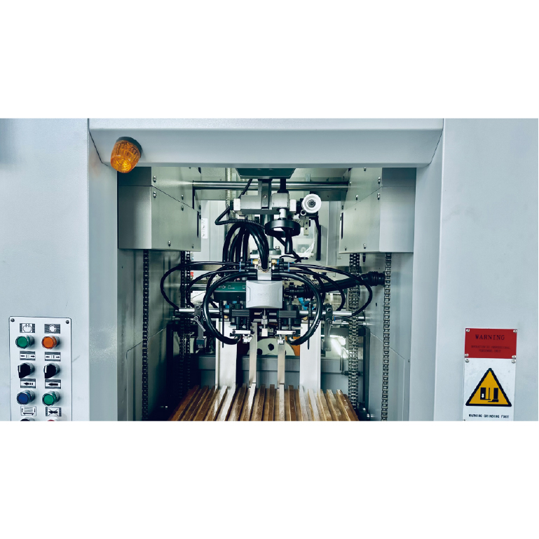 Smaller Size Automatic Hot Foil Stamping and Die Cutting Machine for Label Hangtag (LK60MT)