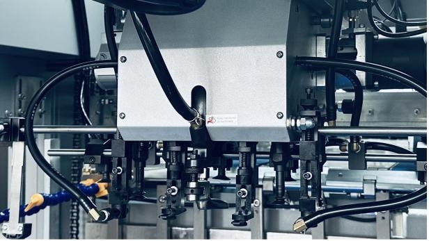 Automatic Hot Foil Stamping Machine and Die Cutting Machine for Smaller Paper Size (800*620mm)