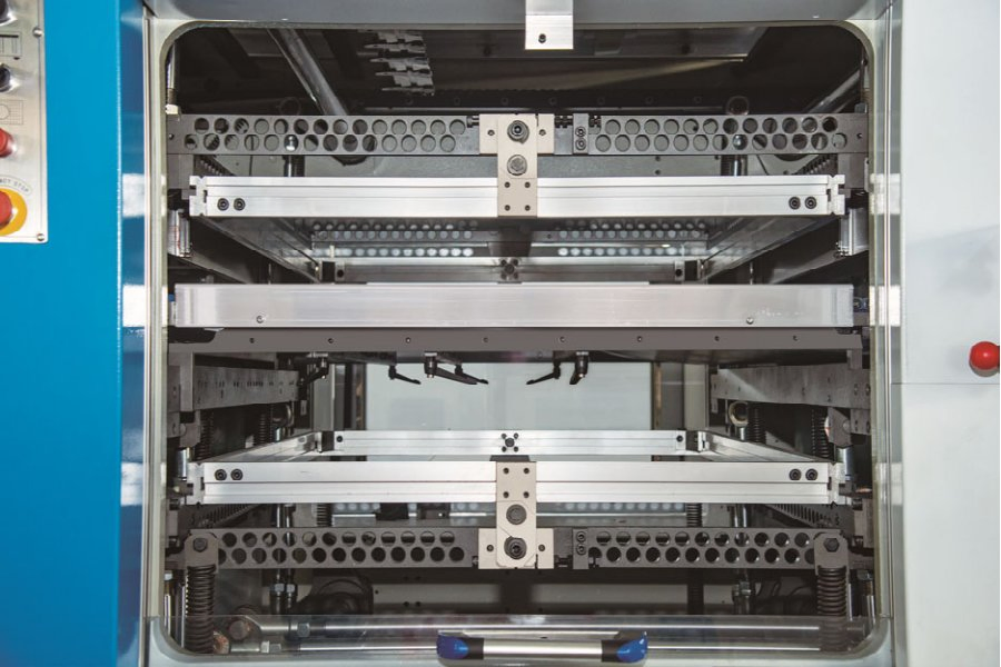 High Speed Automatic Box Die Cutting and Foil Stamping Machine with Deep Embossing Excellent 1500TNT