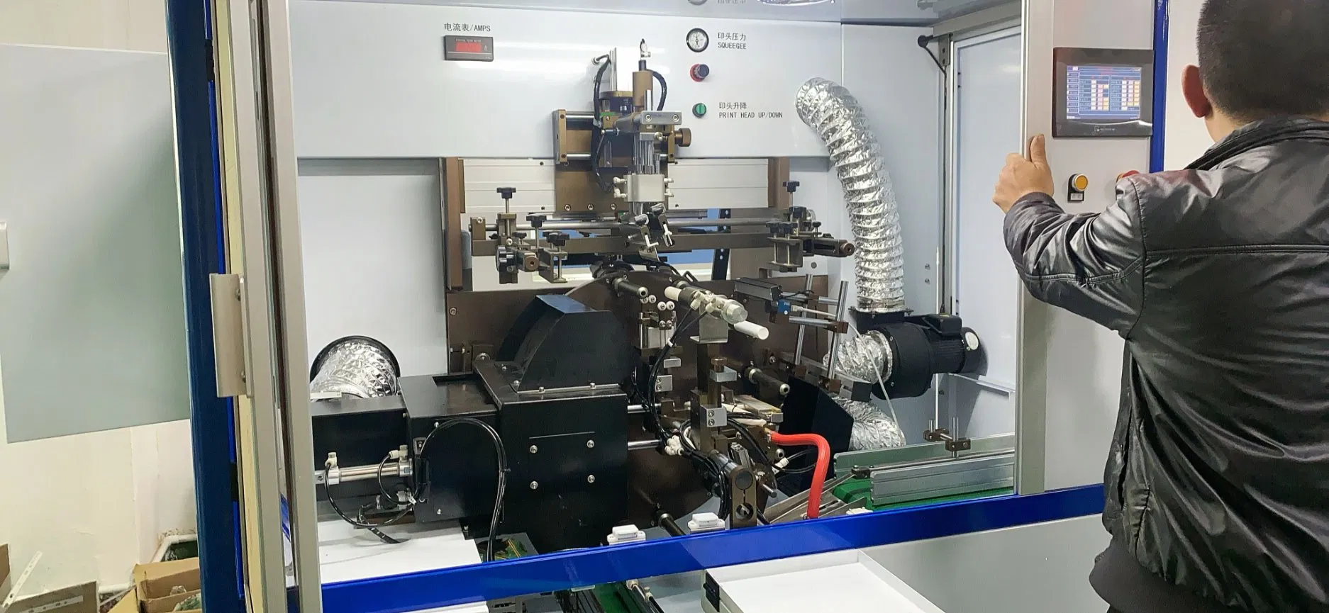 Fully Automatic Multi Color PLC Controlled Silk Screen Printer for Cosmetic Tubes Cylindrical Lip Gloss Printer