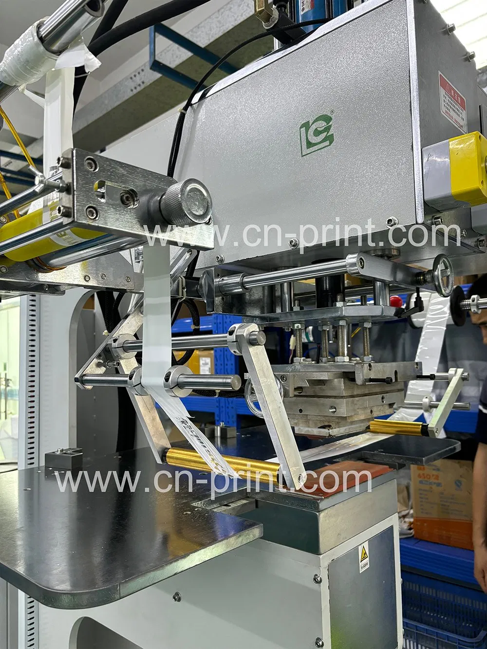 Industrial Hot Foil Stamping Machine for Plastic Crate Dustbin Basket