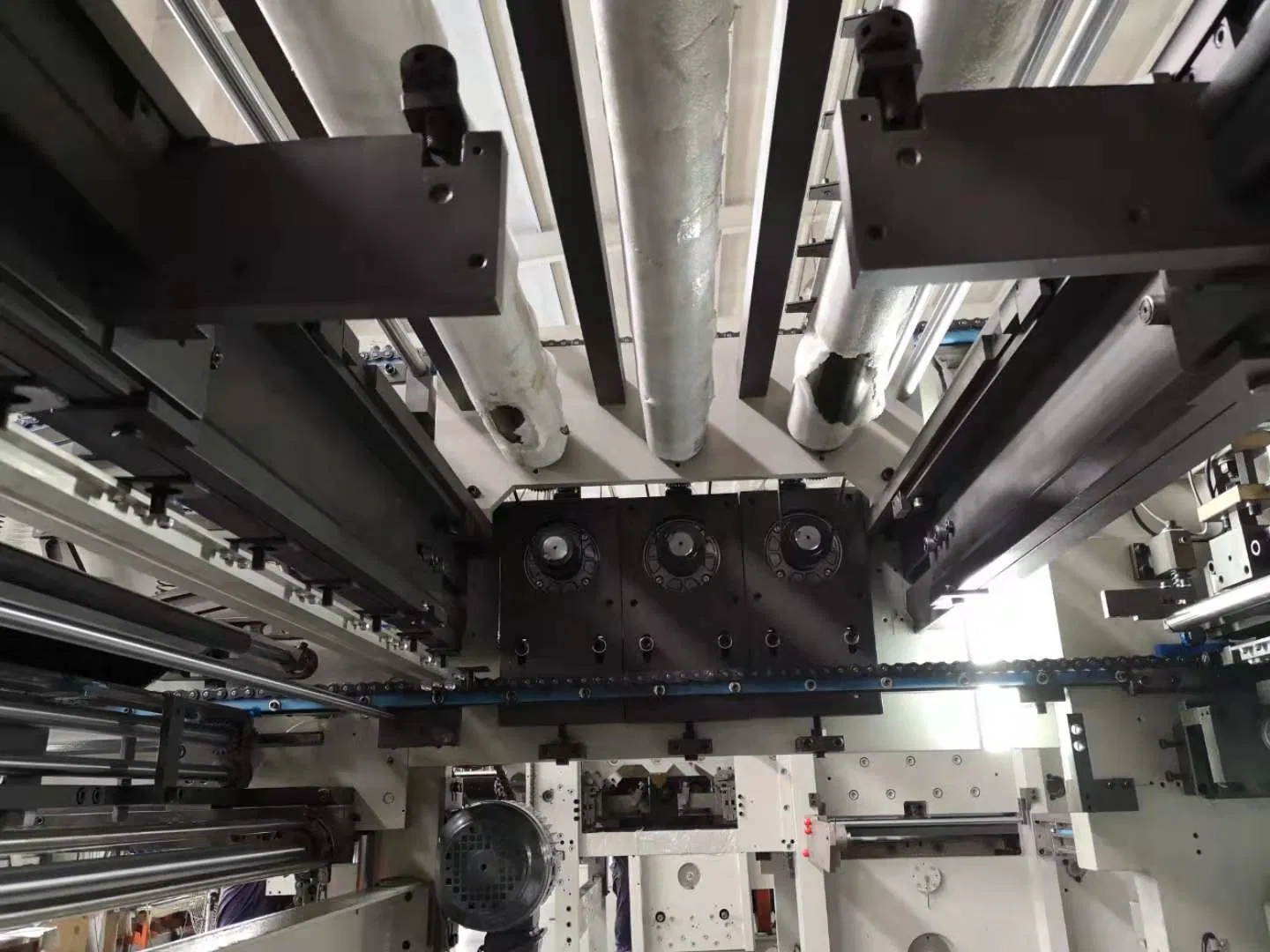 High Speed Automatic Box Die Cutting and Foil Stamping Machine with Deep Embossing Excellent 1500TNT