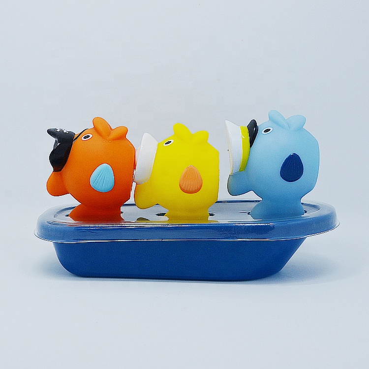 Wholesale Soft PVC Cute Plastic Floating Fish Squirt Water Bath Tub Toy Set