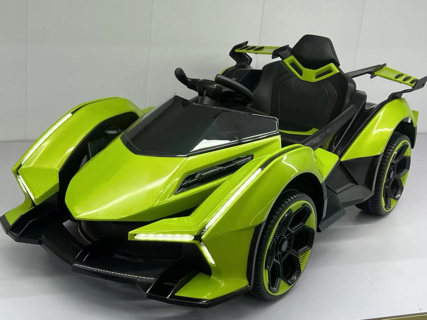 2026 Best Selling Wholesale Popular Goft Car Ride-On Cars for Kids Children's Electric Cars Toy for Outdoor Use