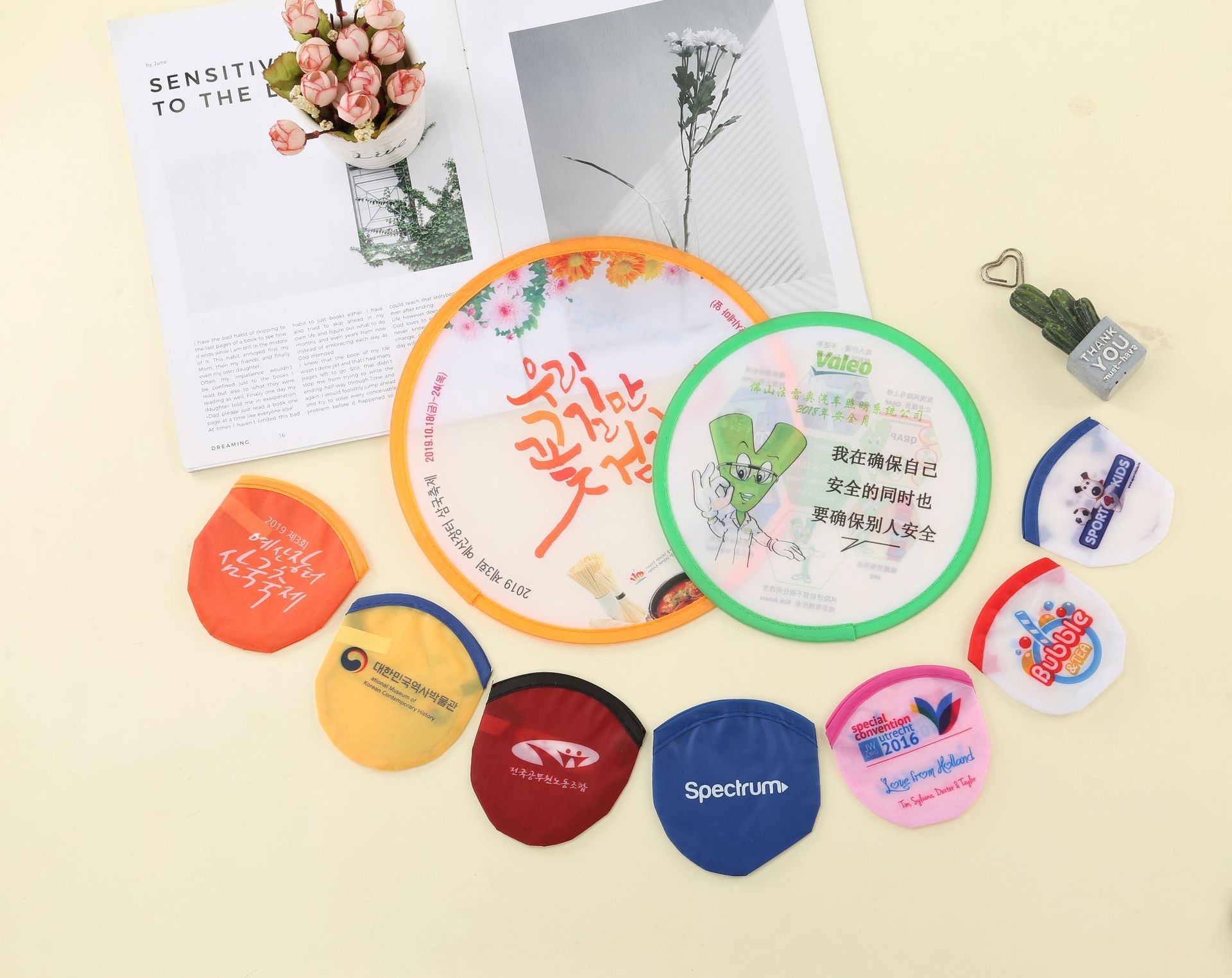 Foldable Nylon Flying Disc Custom Logo Portable Fabric Frisbeed Beach Promotional Gift Toy Portable Pocket Beach Camping Toy