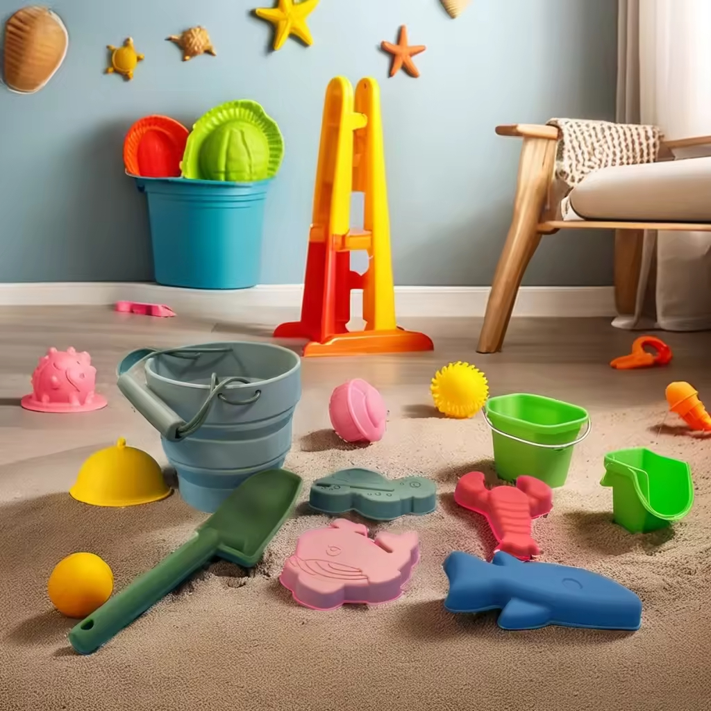 OEM & ODM Premium Child's First Beach Set Includes Silicone Bucket Custom Manufacturer's First Beach & Sand Toys