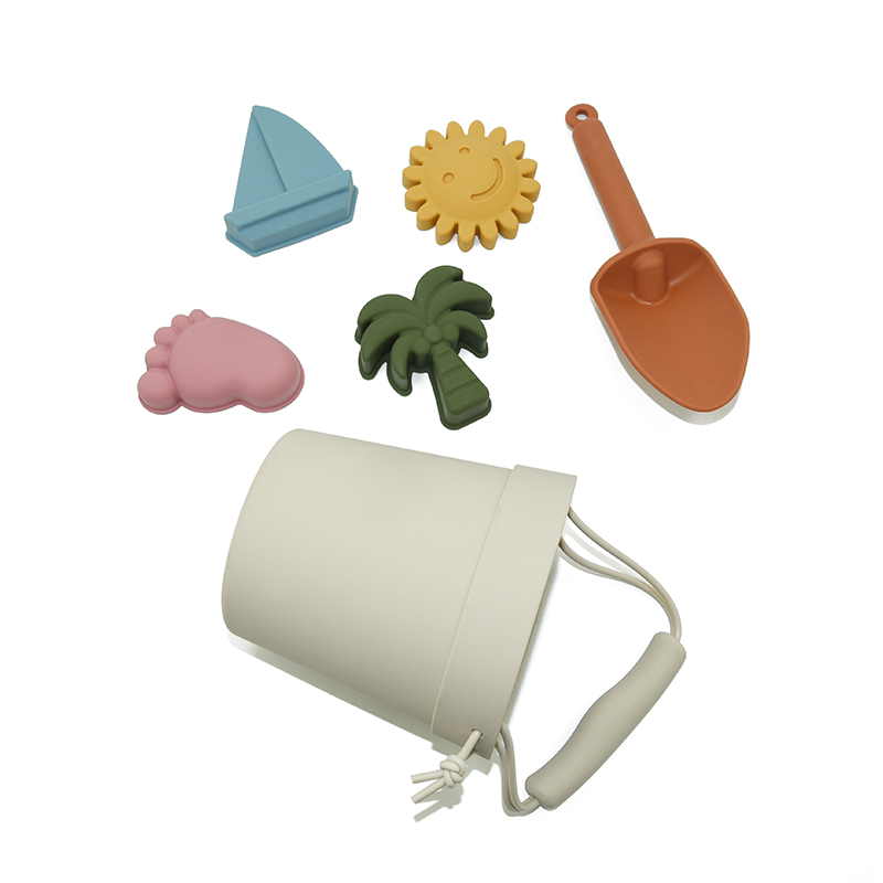 Hot Selling Silicone Bucket Set for Kids Play on the Beach Eco-friendly Food Grade Silicone Beach Sand Toys for Kid