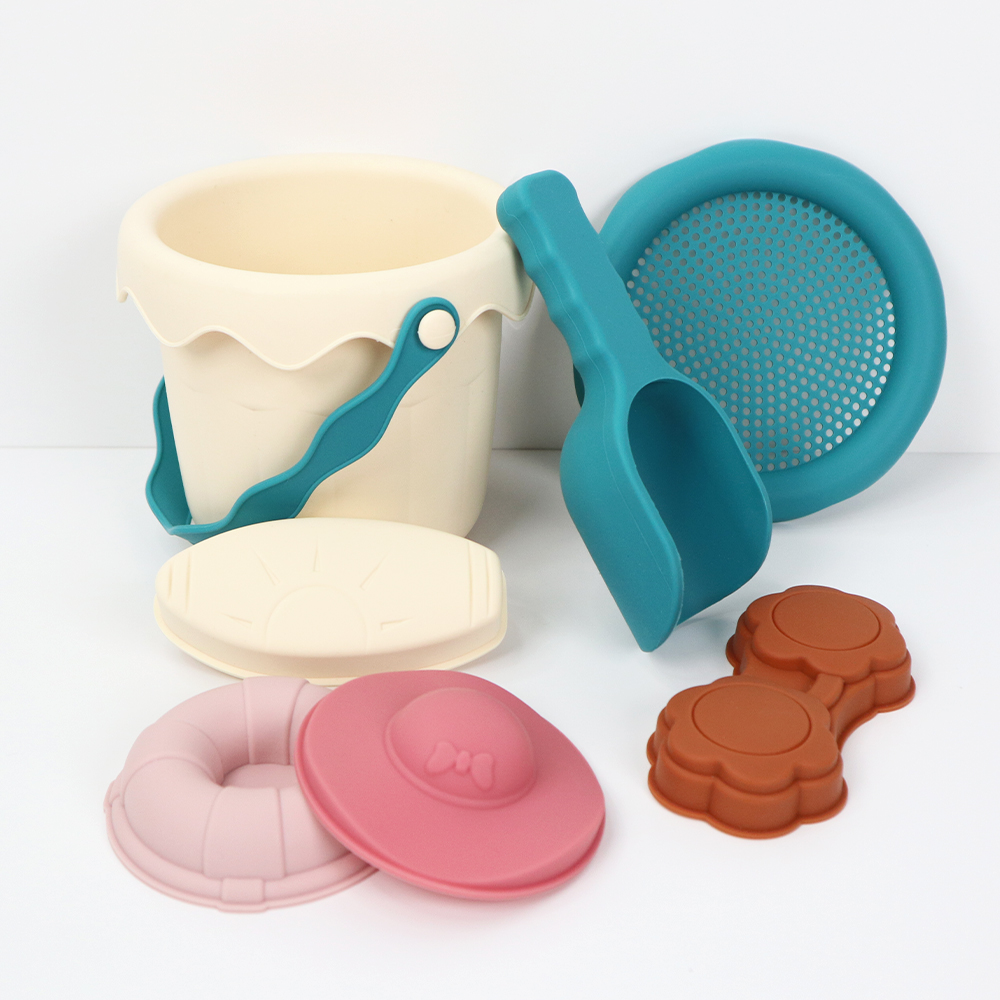 BPA Free Portable Children Summer Toy Silicone Kids Sand Play Toy Set Beach Bucket Toys