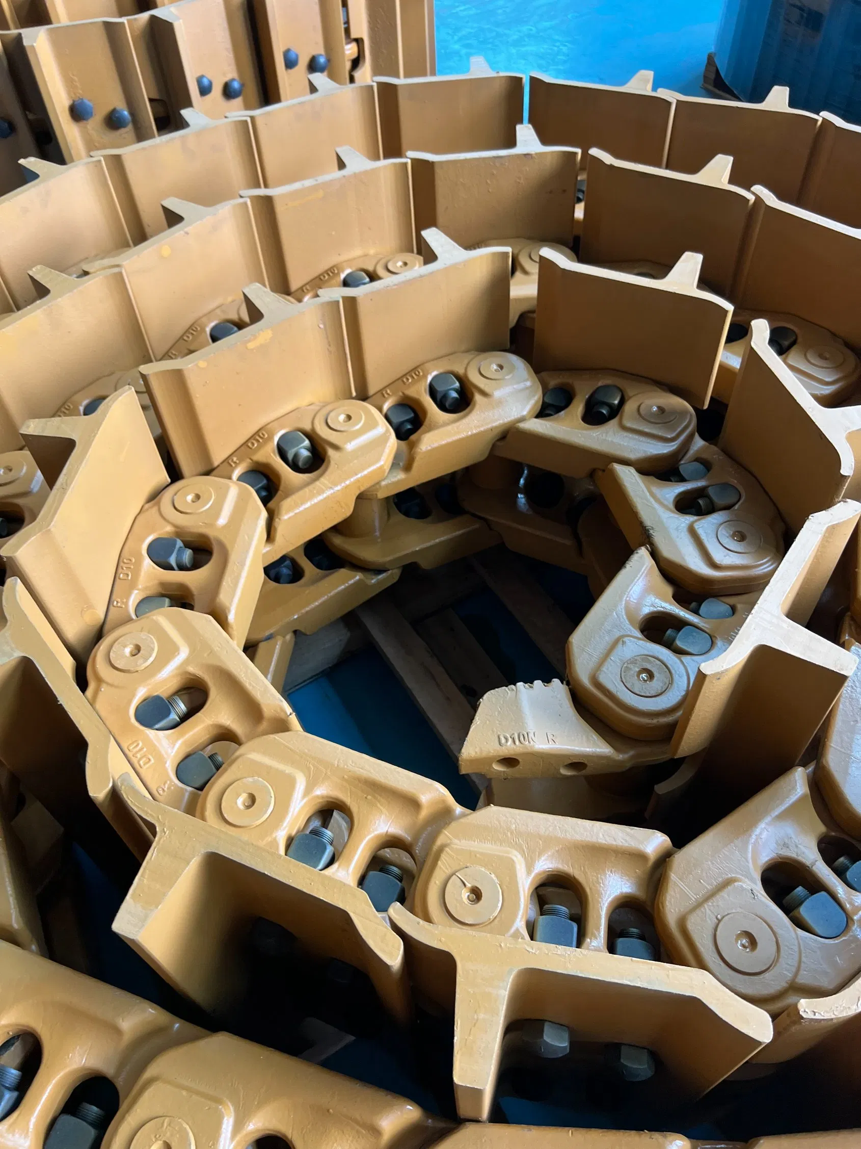 Customized High Quality Factory Price Bulldozer Undercarriage Spare Parts for Komatsud40 D41A-6 D41p-6 D50 D53 D61ex-12 D61px-12