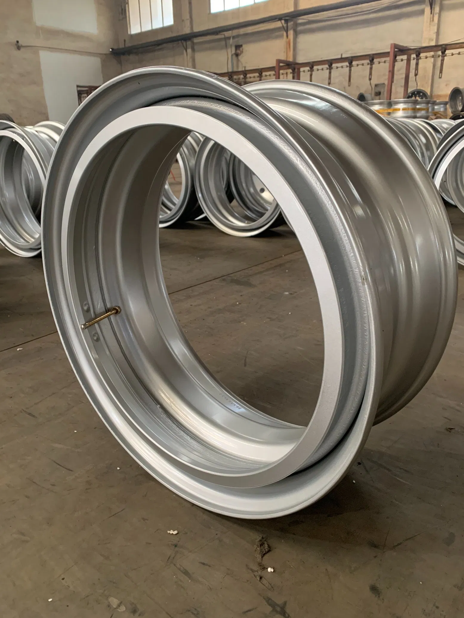 High-Quality Rim 22.5X9.0 Demountable Tubeless Directly From Factory Trailer Steel Truck Wheel