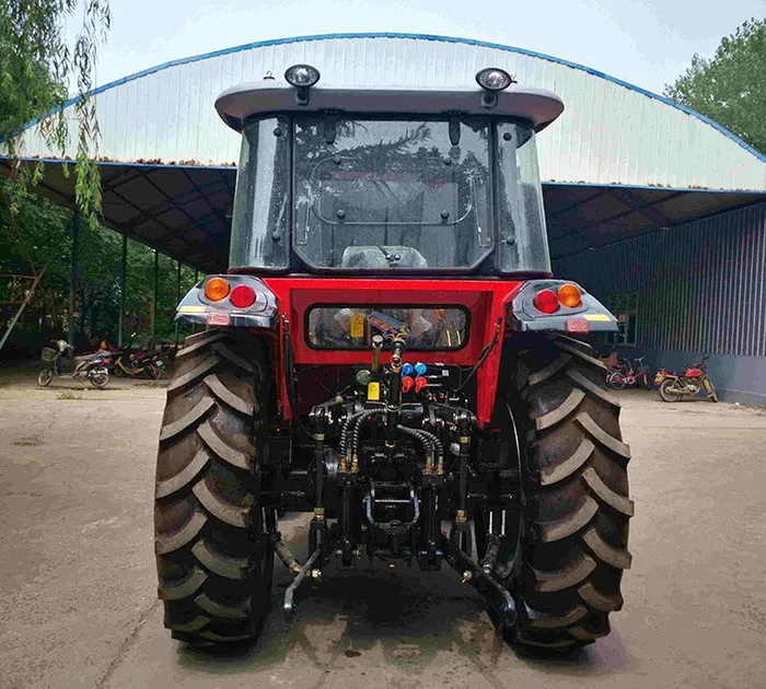High Power 160HP 4X4 Heavy Duty Agriculture Tractor Lt1604 Featuring 4WD Wheel Engine Pump Gearbox Bearing Core