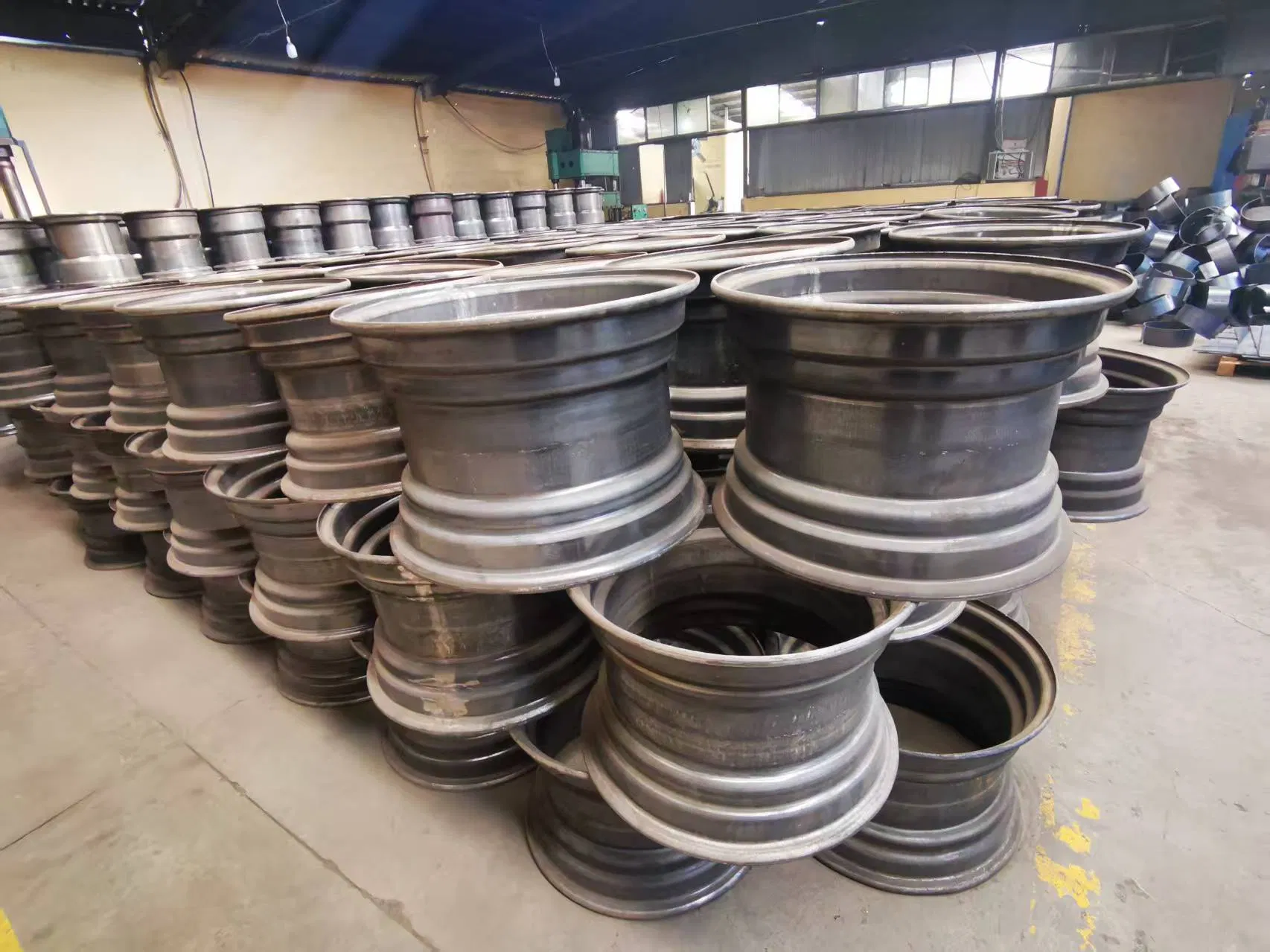 33-28.00/3.5 35/65r33 L5 29-17.00/3.5 29-22.00/3.0 29-27.00/3.5 33-13.00/2.5 33-17.00/3.5 Construction Mining Wheel Rim Earthmover Dump Truck Flange Weld