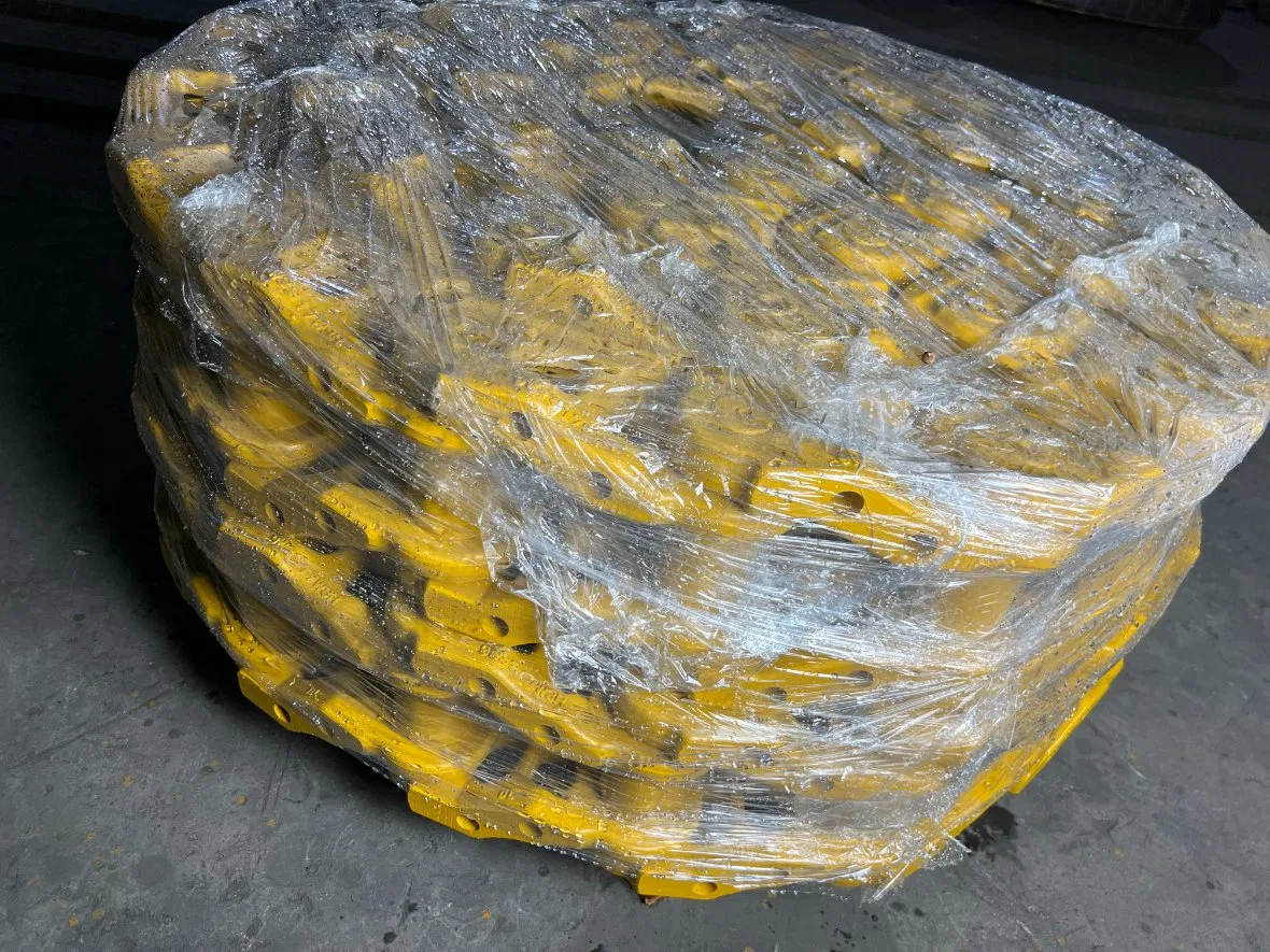 Customized High Quality Factory Price Bulldozer Undercarriage Spare Parts for Komatsud40 D41A-6 D41p-6 D50 D53 D61ex-12 D61px-12