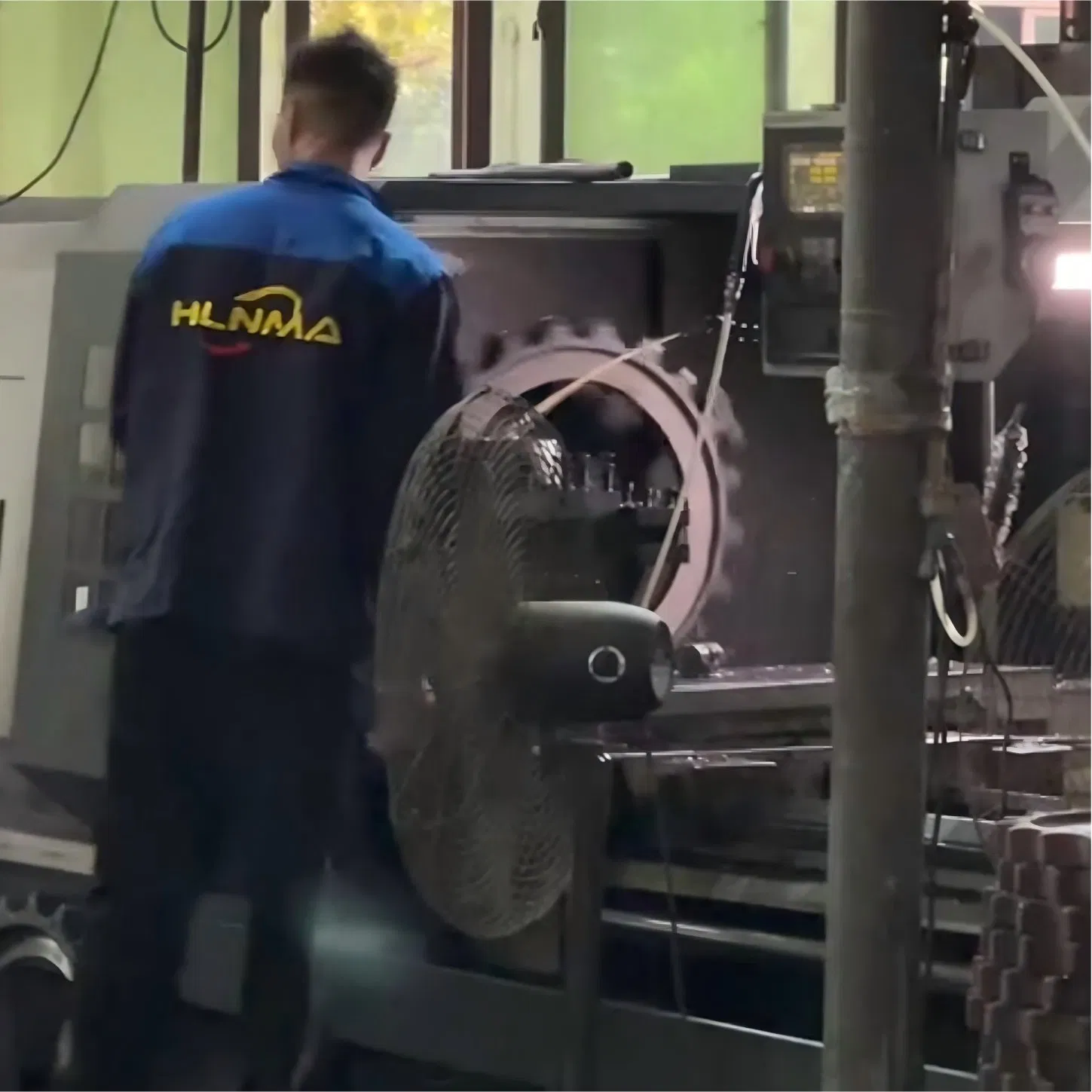 Heavy Dozer Idler and Sprocket D7g Sprocket Wheel Segment for Mini Excavator Bulldozer Drive Parts E200b PC220 PC200-6 D9l