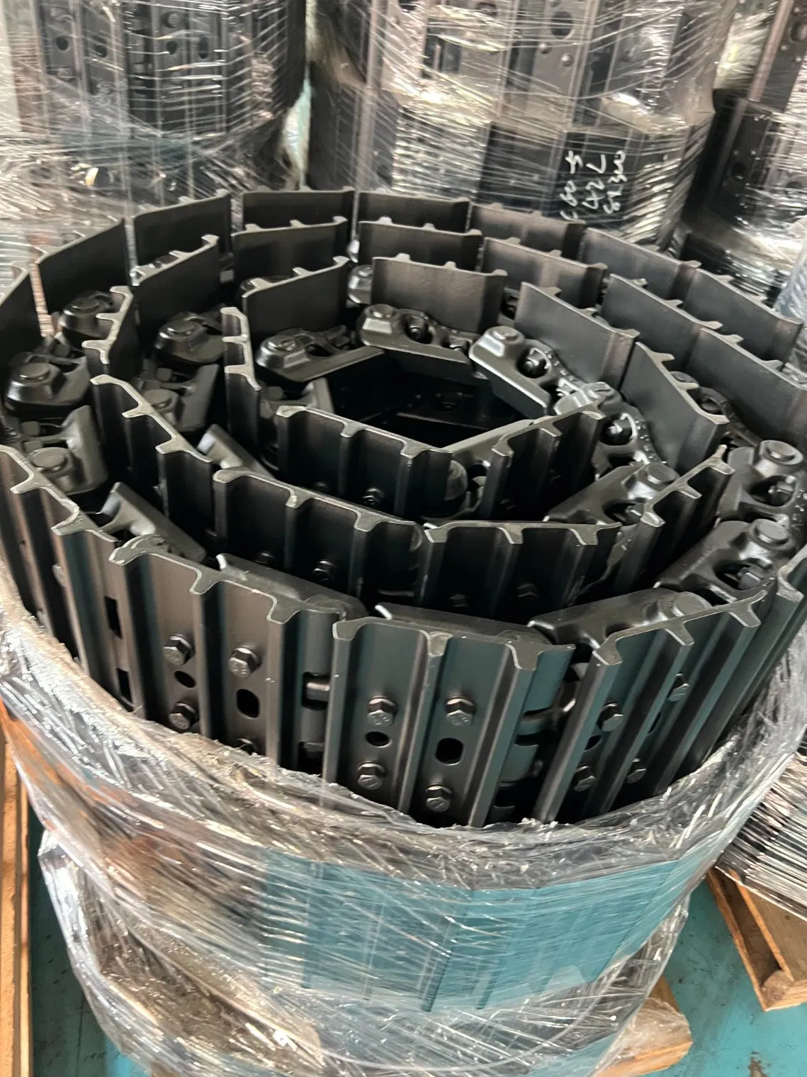 Customized High Quality Factory Price Bulldozer Undercarriage Spare Parts for Komatsud40 D41A-6 D41p-6 D50 D53 D61ex-12 D61px-12