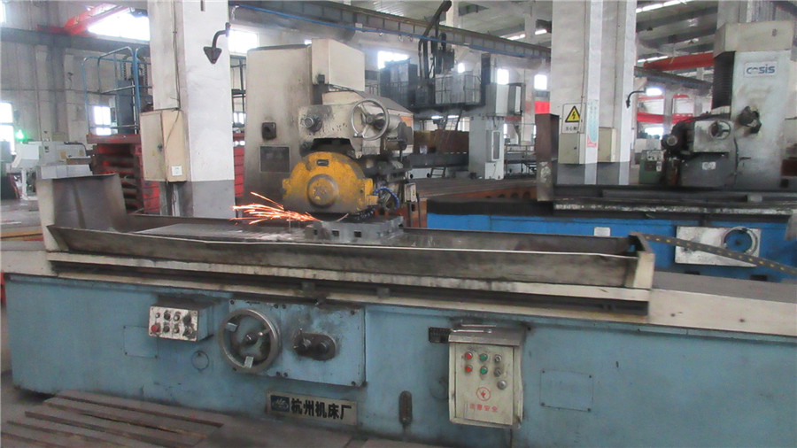 Grinding process ensuring surface flatness and precision tolerances