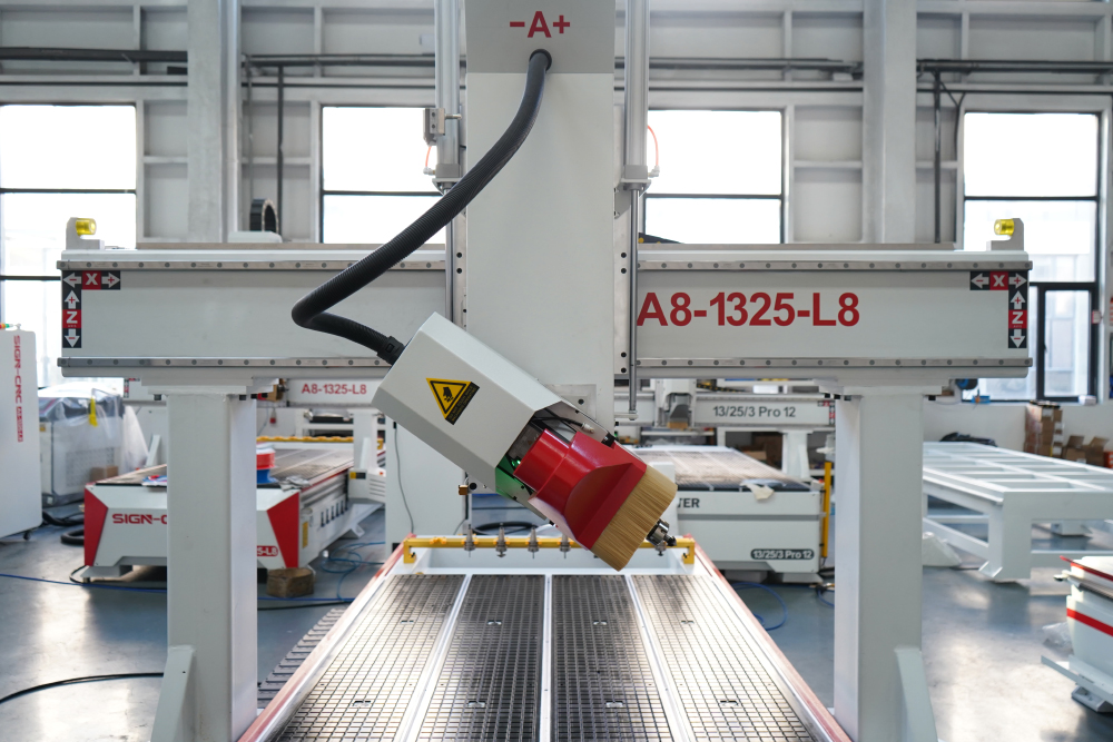 Multifunction 4 Aixs Wood Working Machine 1325 1530 2040 Linear Auto Tool Changer Atc CNC Router with Syntec System 180° Swing Head