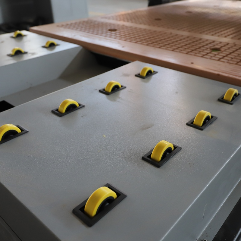 Four-Process Multi-Head CNC Woodworking Carving Machine Used for Making Wooden Furniture