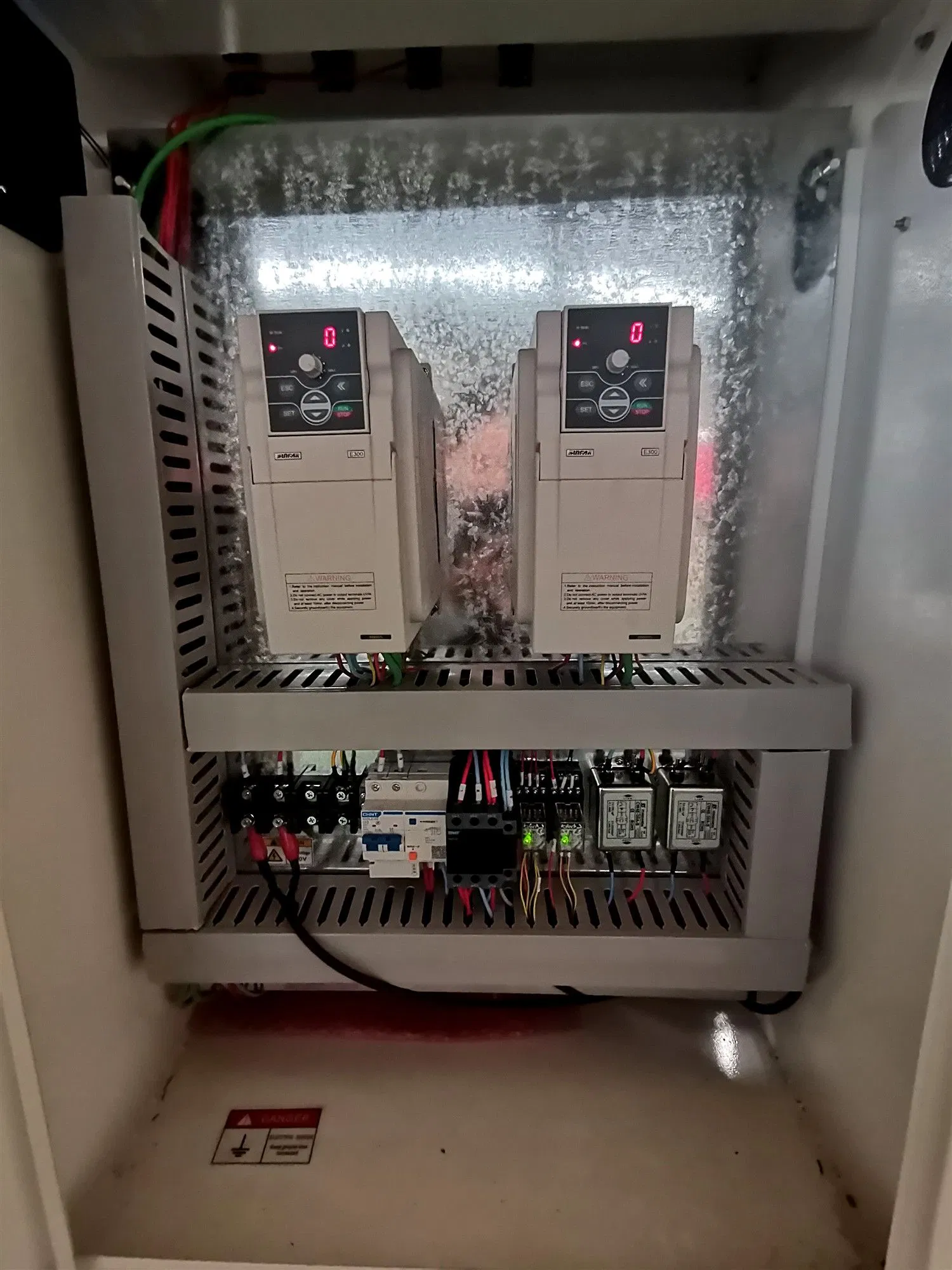 Rhino Multi Three Spindle 3 Rotary CNC Router Machine Wood Furniture CNC Carving Machine Double Head CNC Router 1313 4 Axis for Wood Column Milling