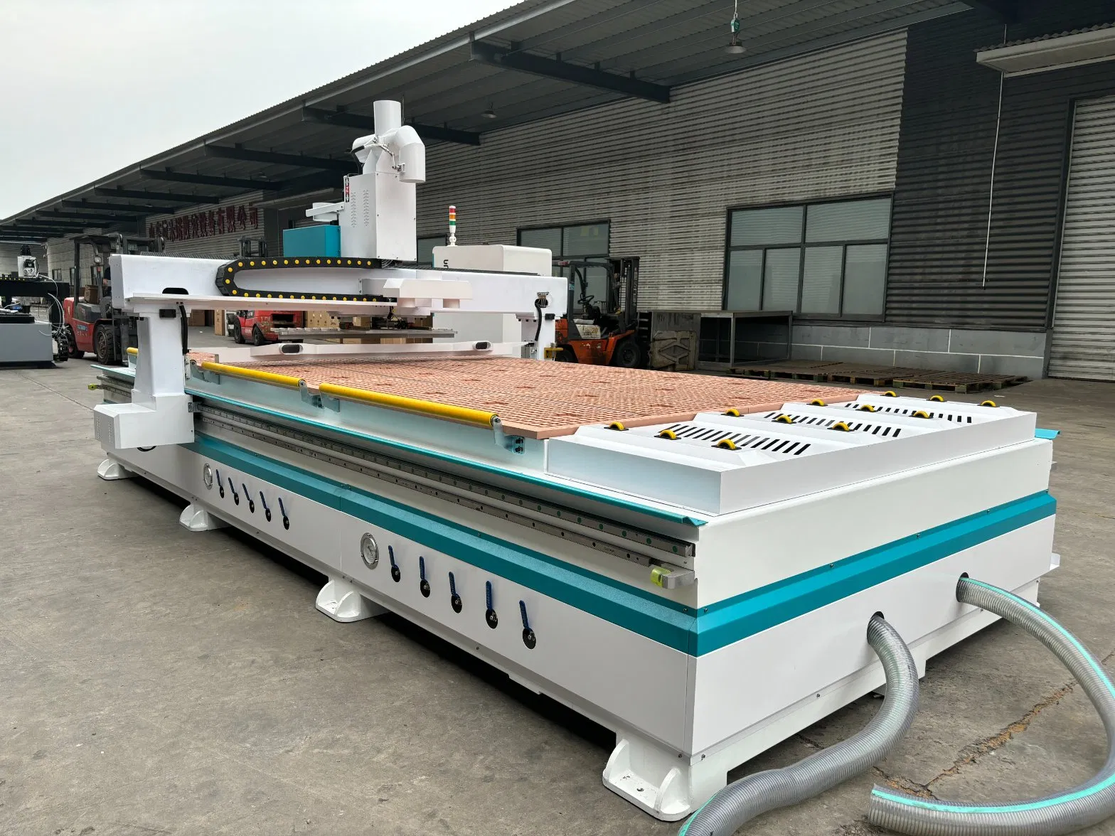 Furnitures Cabinets Atc 3D CNC Woodworking Wood Carving Router 1325 1530 2030 with Linear Type Auto Tool Changer