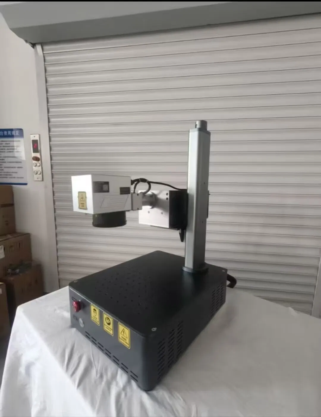 Auto Focus Mini 5W UV Laser Printing Machine for Glass PCB Pet Plastic 10W UV Engraver with 4 Lens Options D80 Rotatory