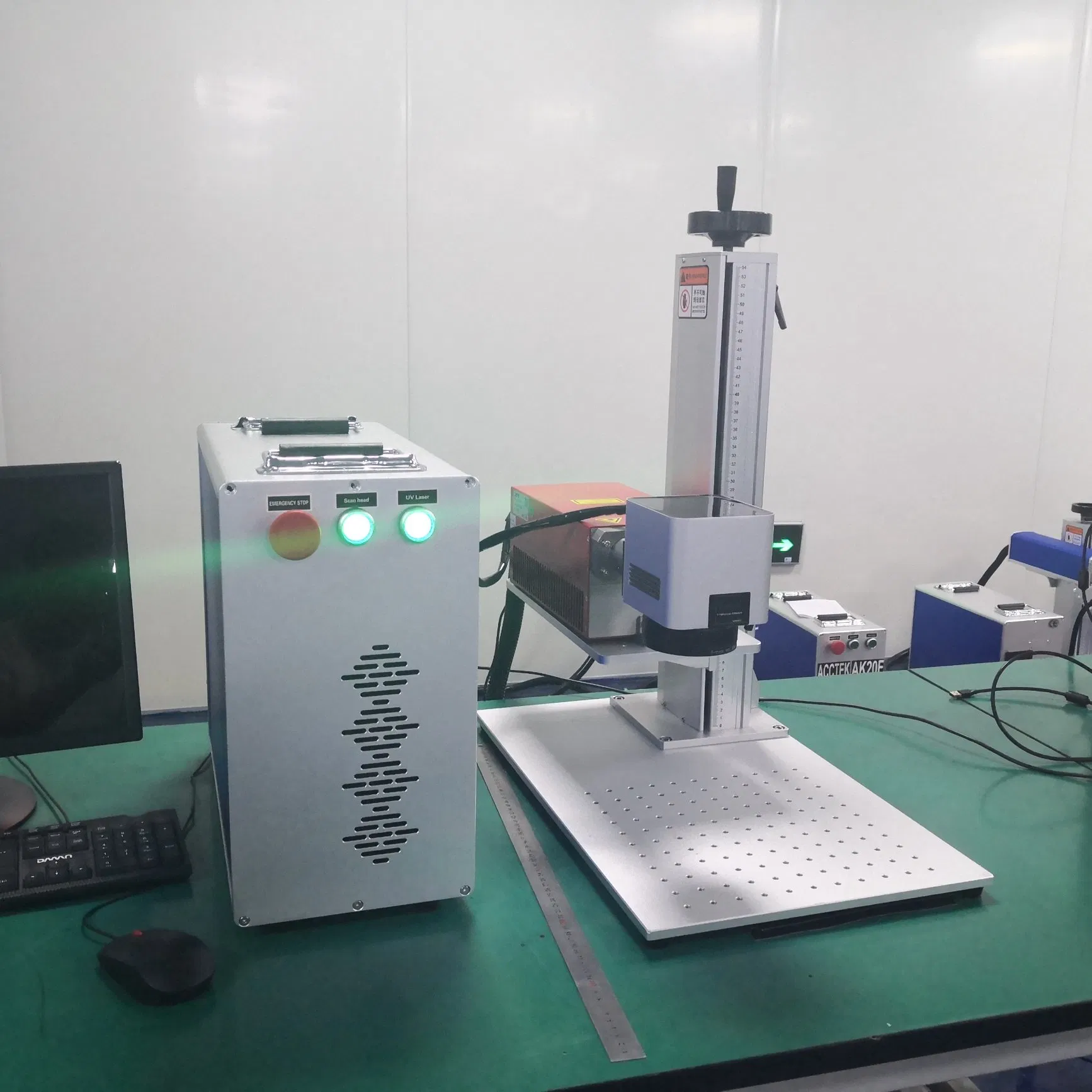 Perfect Laser 3D Fiber Laser 20W 50W Portable Laser Marking Machine for Metal Business Card Machine Leather Acrylic