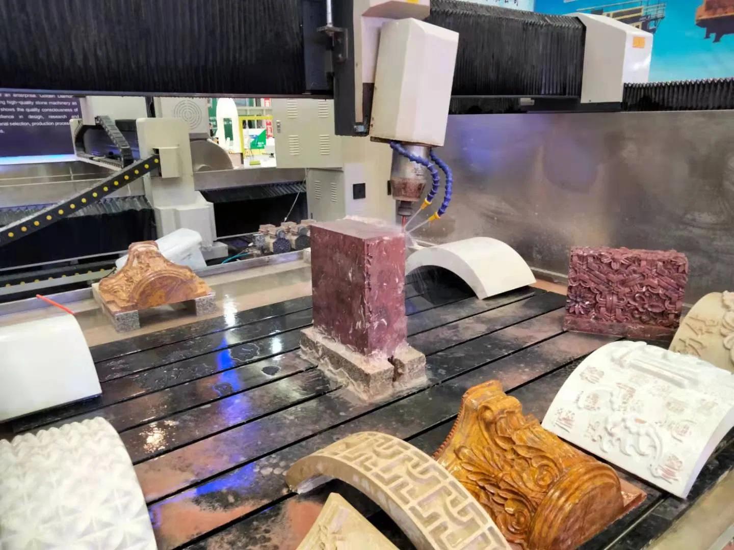 4-Axis 3D Relief Carving High-Torque 180° Tilting Spindle Swivel Head Stone Engraving Machine