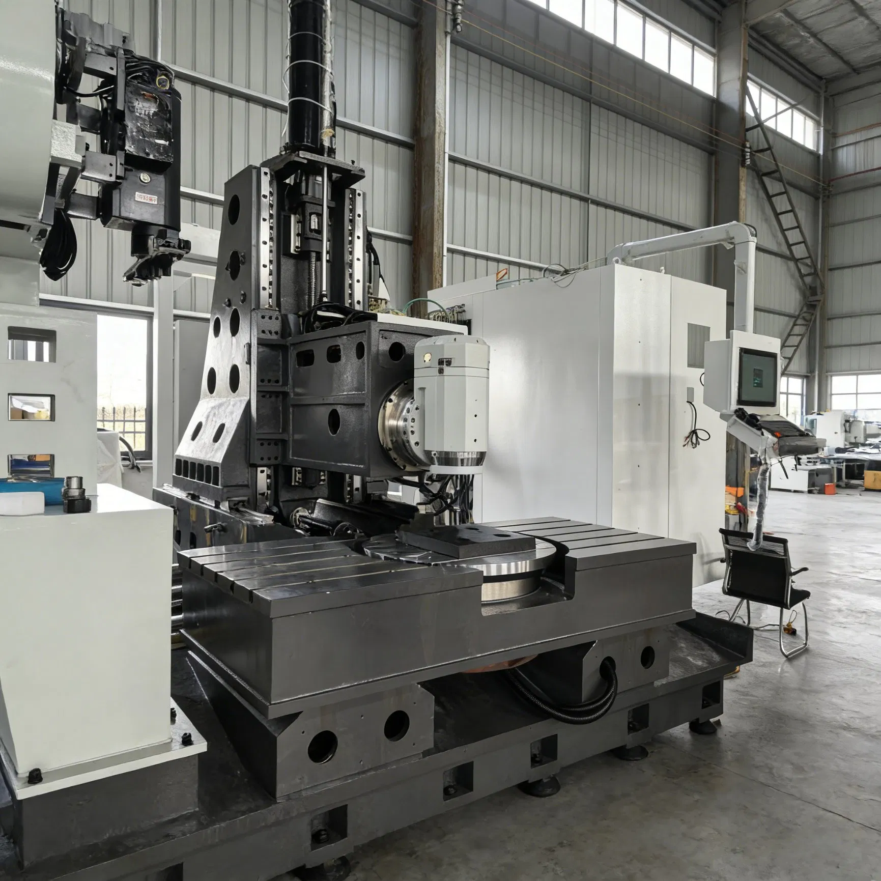 Ub1300c High Accuracy Simultaneous Swivel Head 5-Axis Machining Center