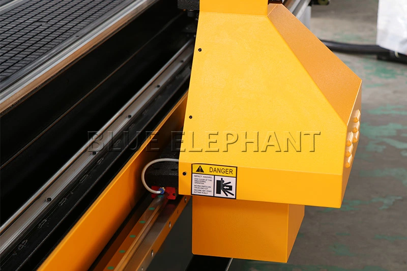 High Quality Wood Engraving Machine CNC, Woodworking CNC Router with 4th Axis Rotary Device for Sale in UK