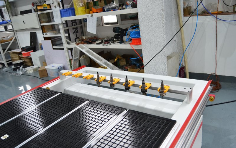 Woodworking Machinery Atc CNC Router Machine 1325 2040 Atc CNC Wood Router with 8/12 PCS Auto Tool Changer