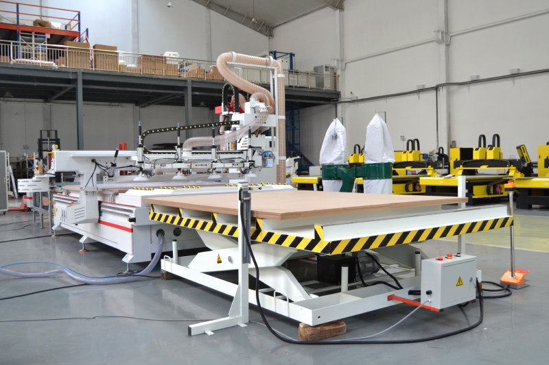 Sign-CNC 3 Axis Atc Linear Carousel Wood CNC Router 1224 with 12 Tools Automatic Loading Unloading for Woodworking
