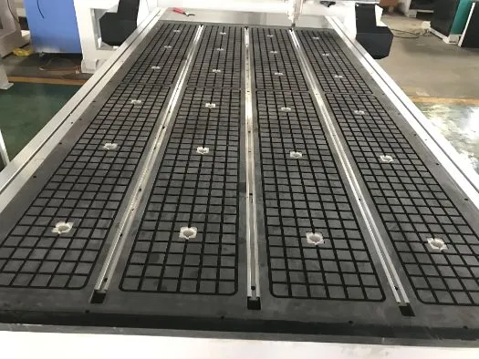 Vacuum table T-slot