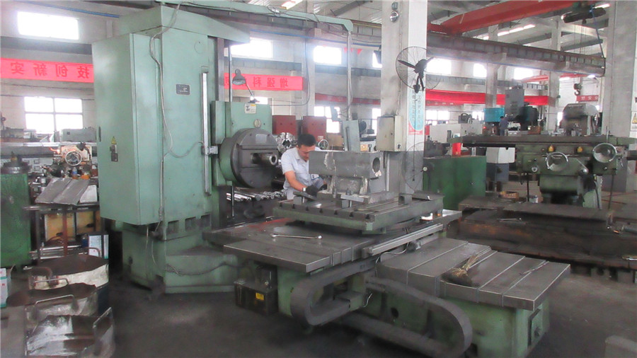 Boring operations for high-precision hole making in machine parts