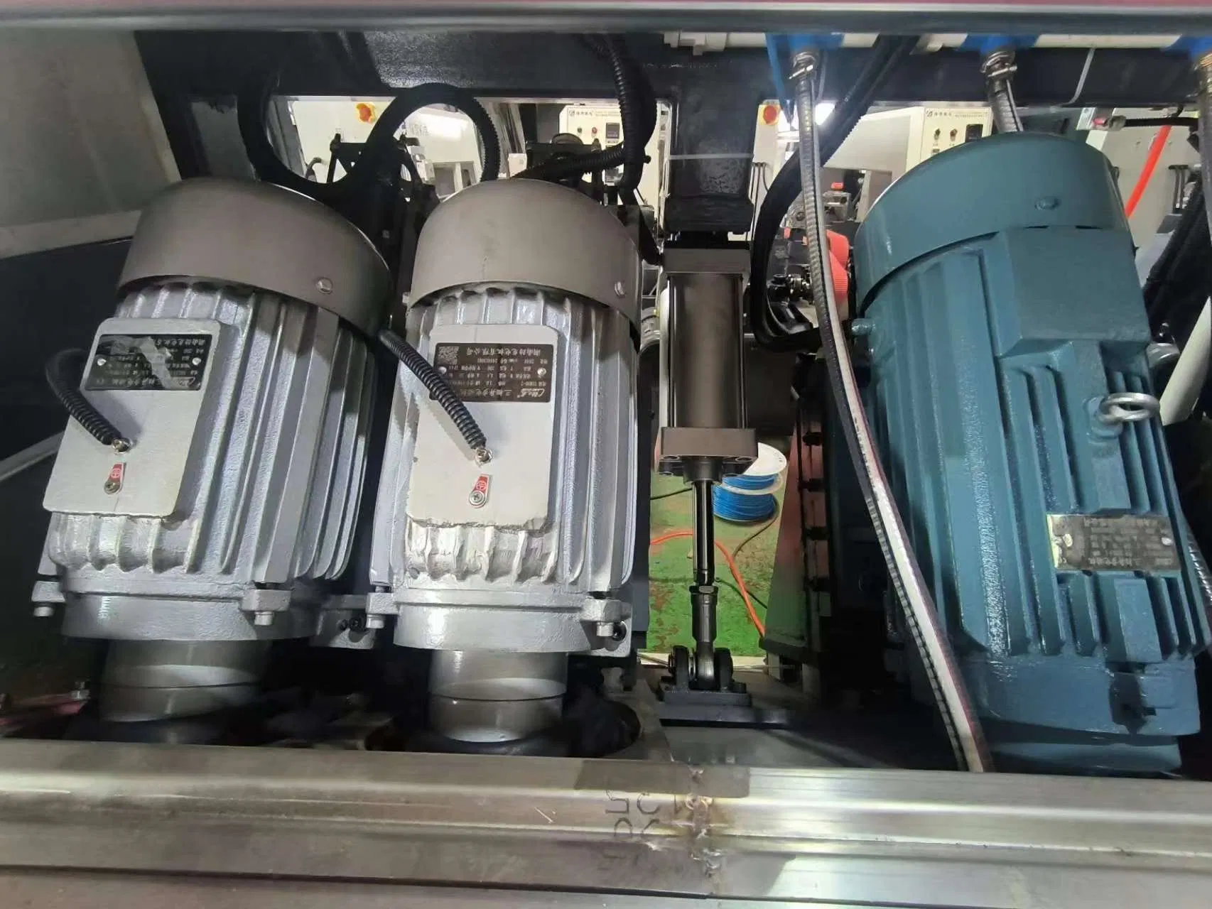 Automatic 4 Head Motor Stone Chamfering Machine for 45° Bebel Edge Cutting and Polishing